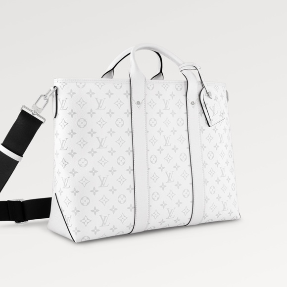 Weekend Tote NM NWT NOT OPENED - Picture 1 of 5